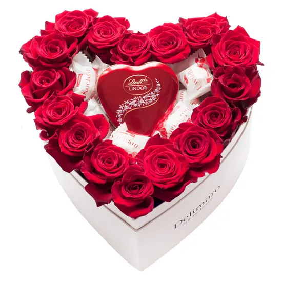 Red roses in a heart-shaped box + mini Lindt - Poczta Kwiatowa® red roses by flower courier