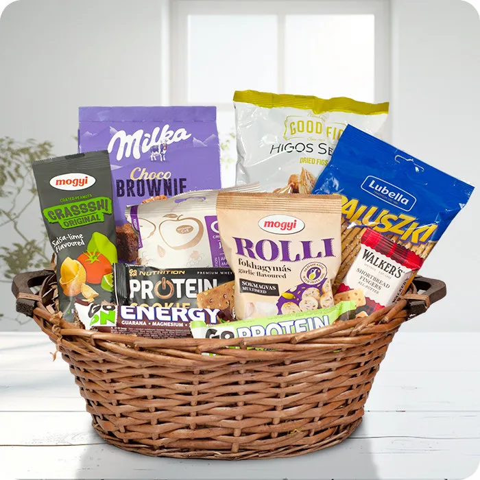 Snack basket - Poczta Kwiatowa® gift baskets for every occasion