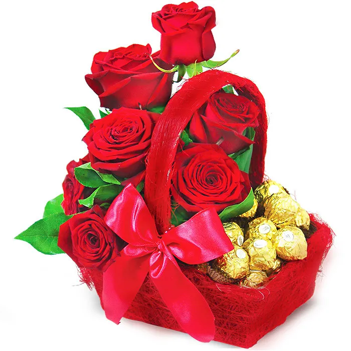 kwiaty i czekoladki, bukiet czerwonych róż z czekoladkami w czerwonym koszyku ze wstążką, czerwone róże z czekoladkami w ofercie Poczty Kwiatowej®