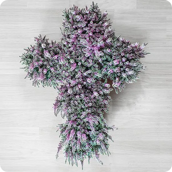 Krzyż Jesienne Wspomnienie - kwiaty na grób, kompozycja w kształcie krzyża z jesiennymi wrzosami 