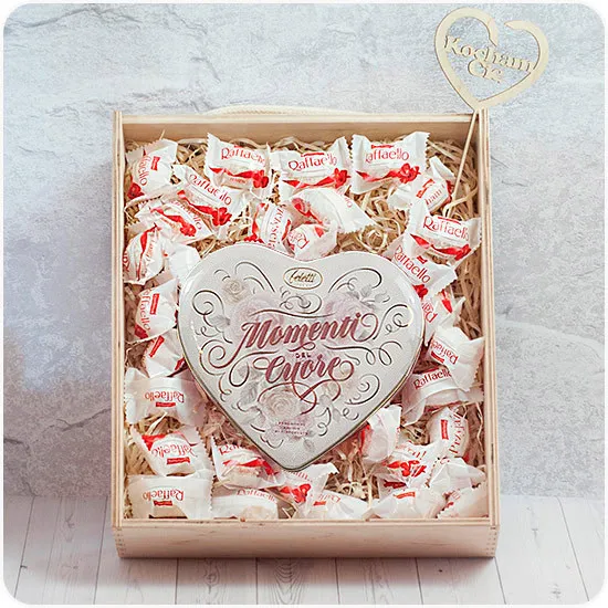 Serce na kokosowym puchu, bombonierka w kształcie serca, rafaello, skrzynka prezentowa