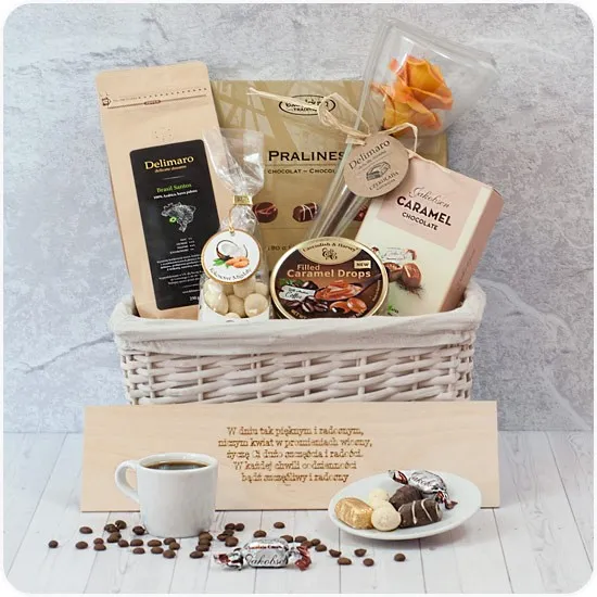 Basket with engraving, chocolate rose, coffee beans and nuts in chocolate with coconut, text board, poczta prezentowa