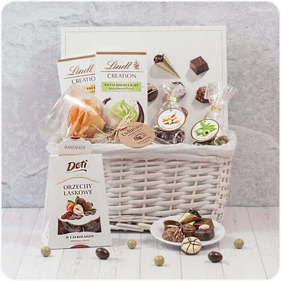 Wedding Basket - Poczta Kwiatowa® gift for the newlyweds