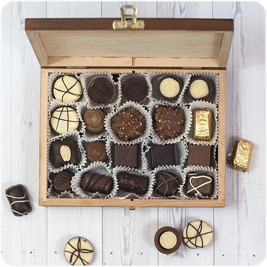 Chocolate Treasure - Poczta Kwiatowa® discover a box full of chocolate treasures