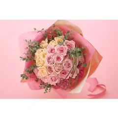 Elegant hand-tied bouquet mainly with roses - Japan