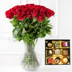 15 roses and a box of chocolates - Hungary