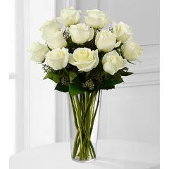 E8-4812 The White Rose Bouquet - VASE INCLUDED - Panama