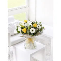 Yellow and white hand-tied - Chile