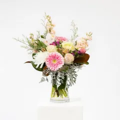 Soft Pink Bouquet In Vase - New Zealand