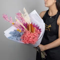 Bukiet jasnych suszonych kwiatów - Australia