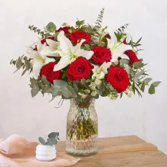Aranżacja z róż z liliami - Andora