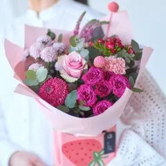 Pretty Strawberry Gift Box - United Kingdom