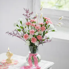 Ruffled Embrace - India