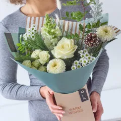 On Trend Winter Gift Box. - United Kingdom