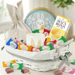 The hare and his favourite mug | Poczta Kwiatowa