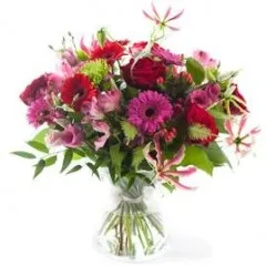 Charming pink red bouquet, excl. vase - Suriname