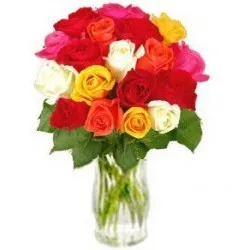 Bukiet kolorowych róż z wazonem 