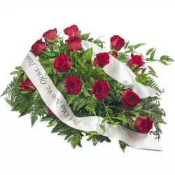 Wiązanka funeralna z szarfą