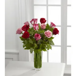 Bukiet róż True Romance od FTD W zestawie wazon