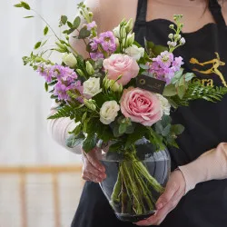 Bukiet florysty z wazą