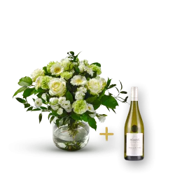 Stylish white bouquet with Pouilly Fume