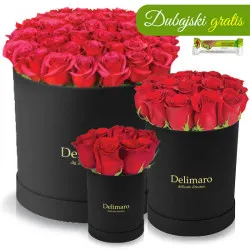 Czerwone róże w czarnym pudełku