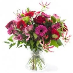 Charming pink red bouquet, excl. vase