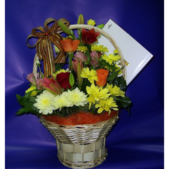Basket of cut flowers - Arrangement