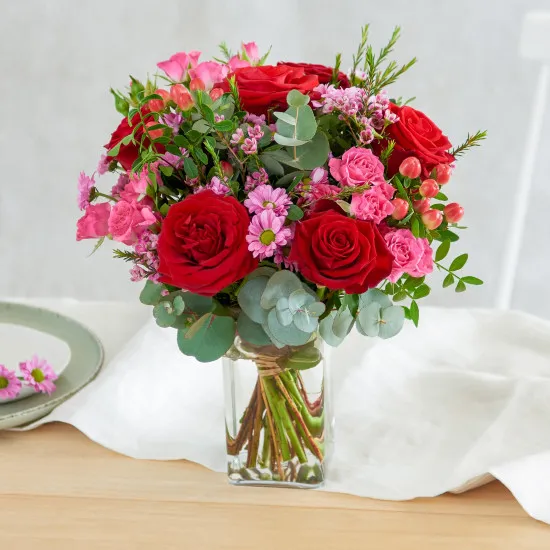 Burst of rose and chocolate almonds - Eclat de rose