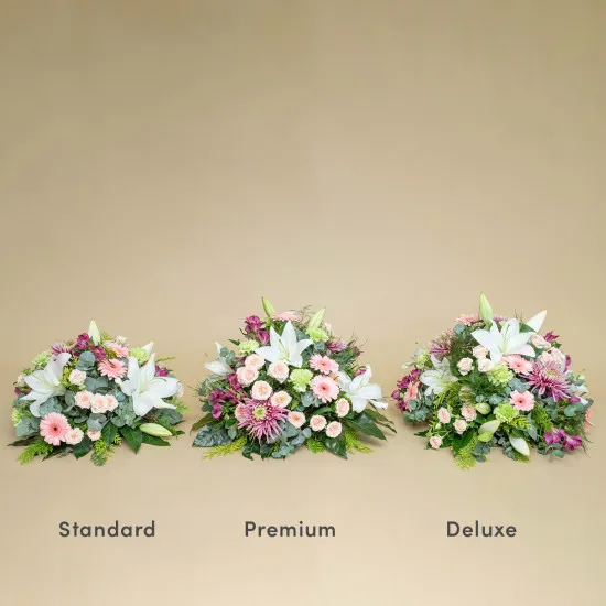 Funeral composition in delicate pink tones