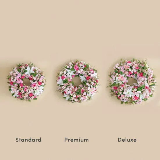 Różowy wieniec pogrzebowy