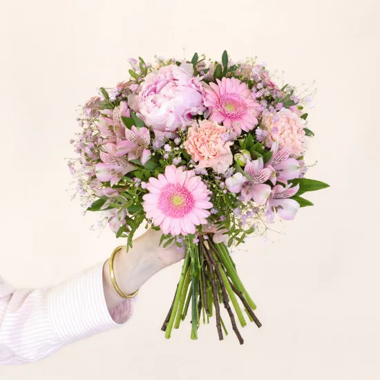 Petit bouquet de saison avec pivoines - With peonies