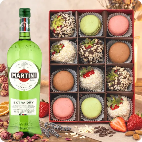 Truskawki W Białej I Mlecznej Czekoladzie W Posypce Kokosowej I Orzechowej Z Makaronikami + Martini