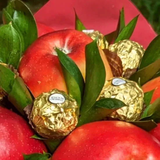 Bukiet czerwonych jabłek