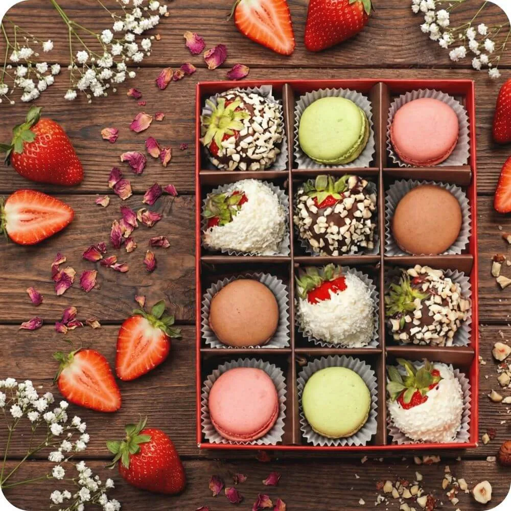 Truskawki w czekoladzie z makaronikami